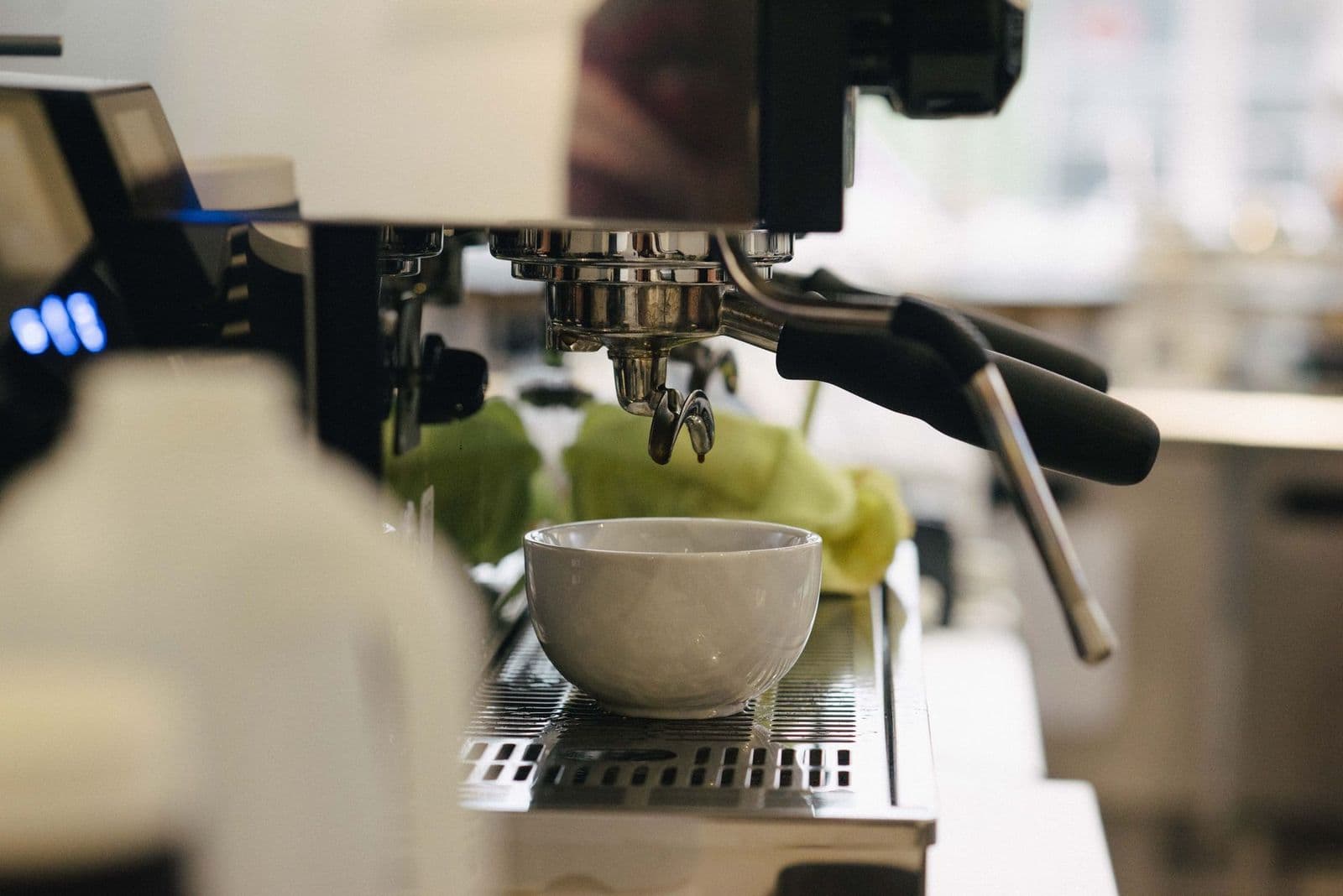Automatic coffee machine display for JURA J8 troubleshooting
