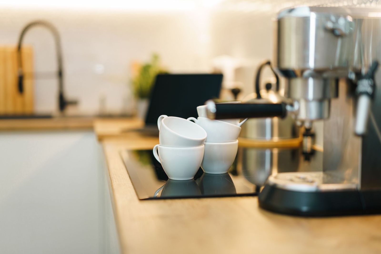 How Does A Super Automatic Espresso Machine Work: Practical Guide